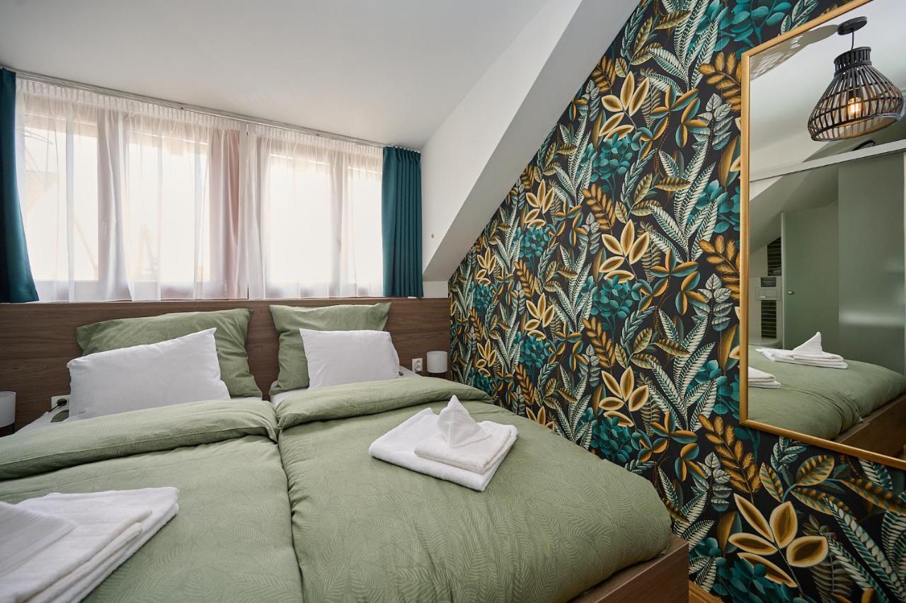 Rooms Сомбатели Екстериор снимка