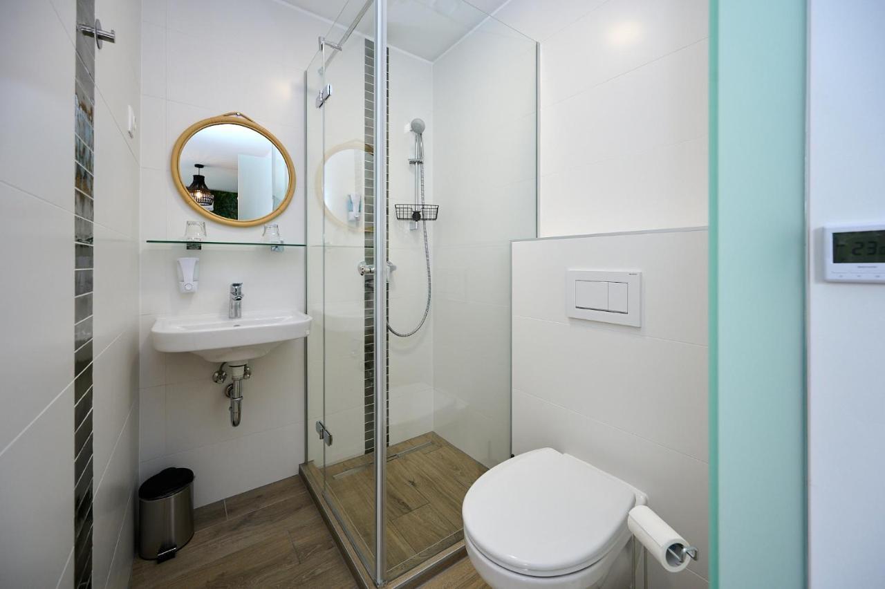 Rooms Сомбатели Екстериор снимка